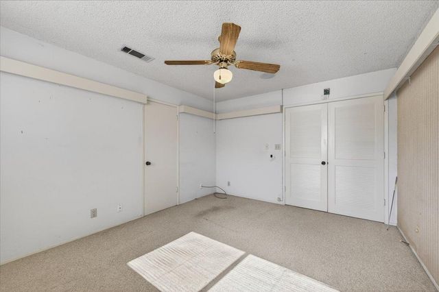 5867 E Club View Drive, Fresno, CA 93727