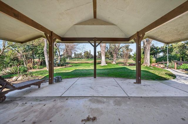 5867 E Club View Drive, Fresno, CA 93727