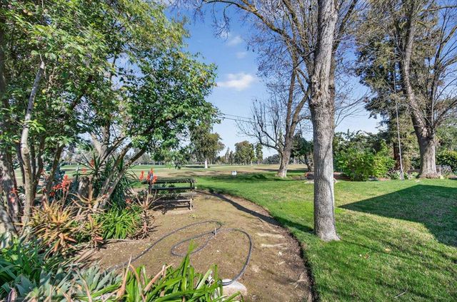 5867 E Club View Drive, Fresno, CA 93727