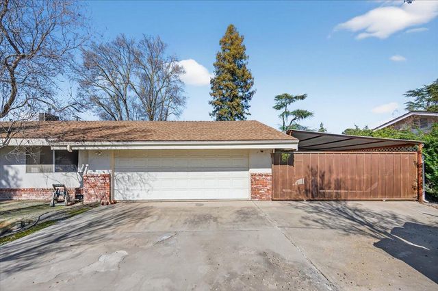 5867 E Club View Drive, Fresno, CA 93727