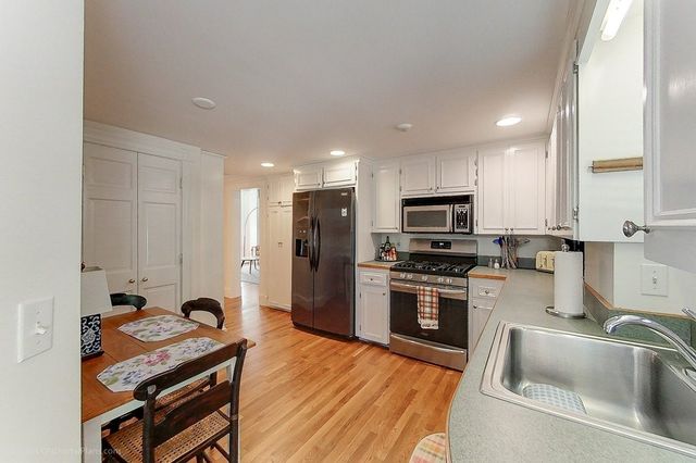 34 Catherine Street A, Newport, RI 02840
