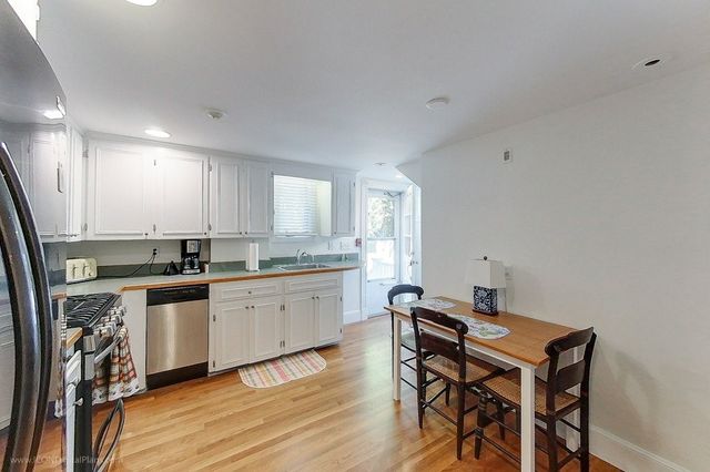 34 Catherine Street A, Newport, RI 02840