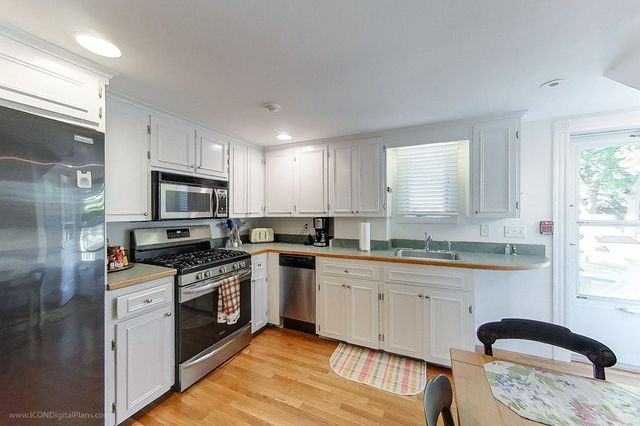 34 Catherine Street A, Newport, RI 02840