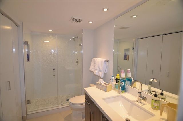 19355 Turnberry Way 7-L, Aventura, FL 33180