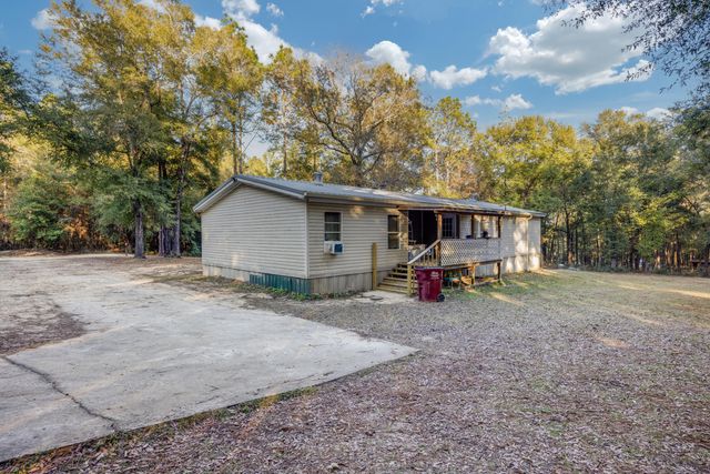 1953 Cotton Creek Road, Baker, FL 32531