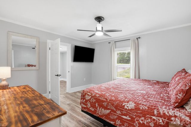 215 W Dallas Road, Stanley, NC 28164