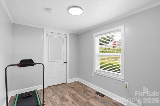 215 W Dallas Road, Stanley, NC 28164
