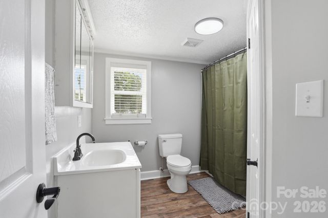 215 W Dallas Road, Stanley, NC 28164