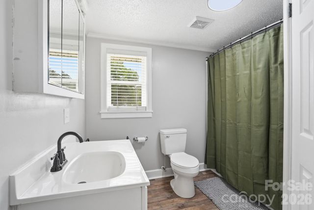 215 W Dallas Road, Stanley, NC 28164