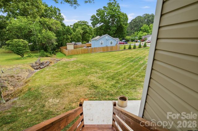 215 W Dallas Road, Stanley, NC 28164