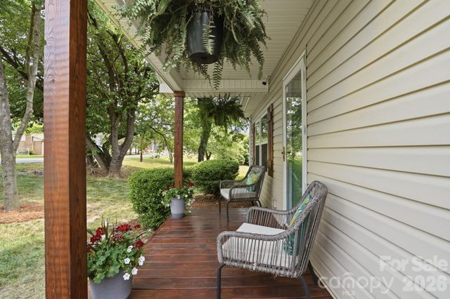 215 W Dallas Road, Stanley, NC 28164