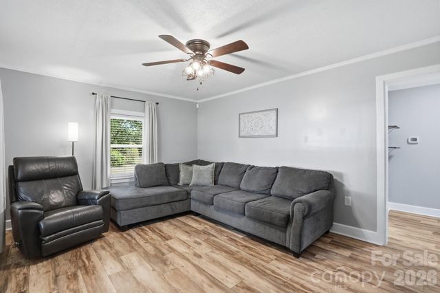 215 W Dallas Road, Stanley, NC 28164