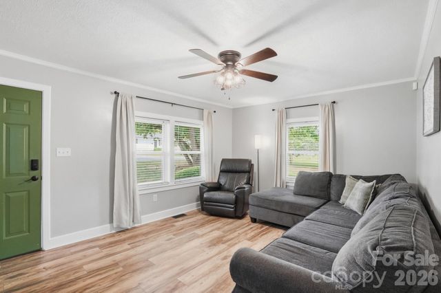215 W Dallas Road, Stanley, NC 28164
