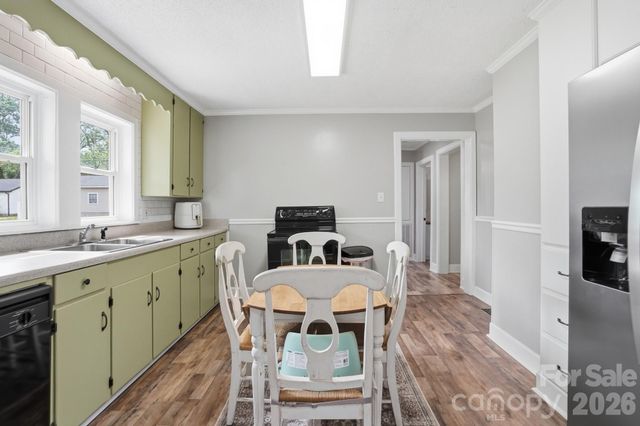215 W Dallas Road, Stanley, NC 28164