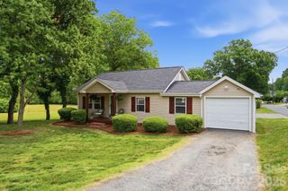 215 W Dallas Road, Stanley, NC 28164
