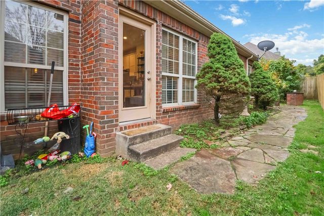 1645 Rhonda Drive, Fayetteville, AR 72703