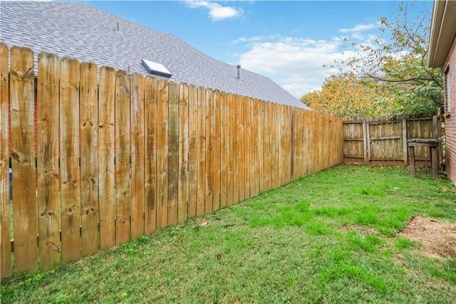 1645 Rhonda Drive, Fayetteville, AR 72703