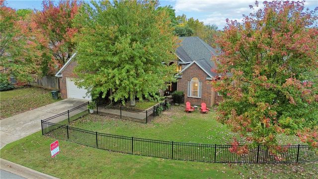 1645 Rhonda Drive, Fayetteville, AR 72703