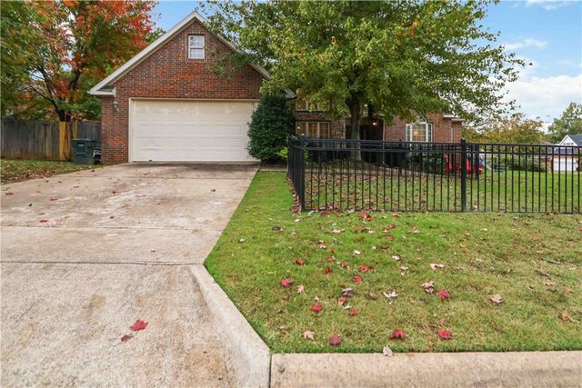 1645 Rhonda Drive, Fayetteville, AR 72703