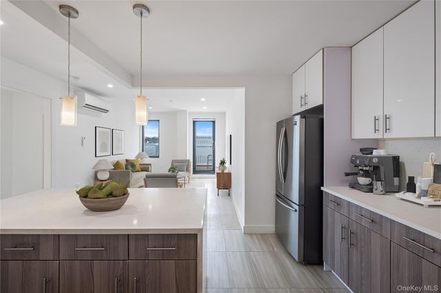 6296 Woodhaven Boulevard 6N, Rego Park, NY 11374