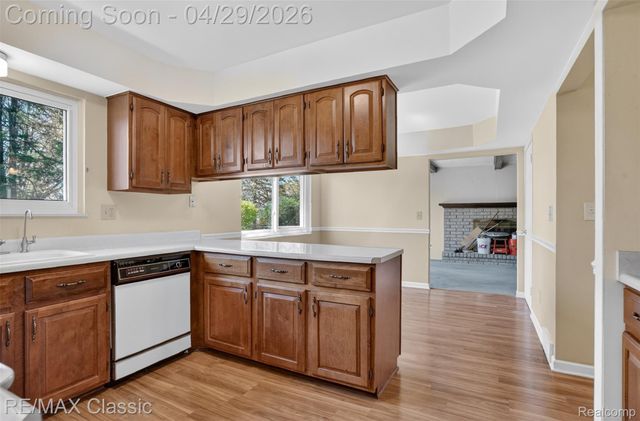 36365 6 Mile Road, Livonia, MI 48152