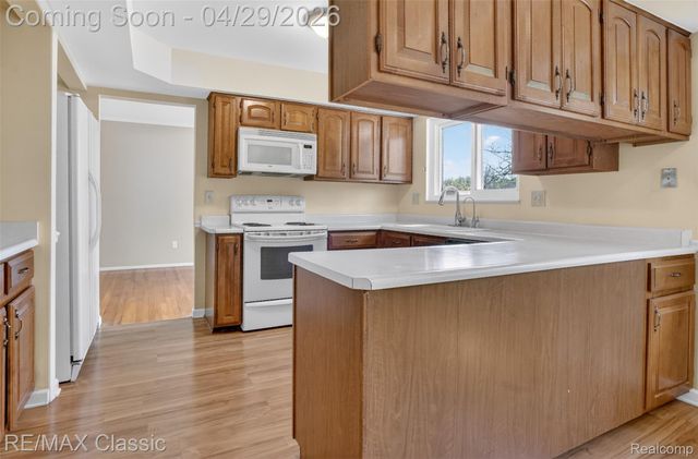 36365 6 Mile Road, Livonia, MI 48152