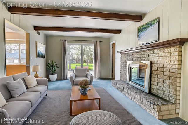 36365 6 Mile Road, Livonia, MI 48152