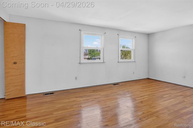 36365 6 Mile Road, Livonia, MI 48152