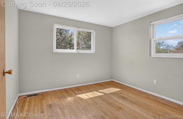 36365 6 Mile Road, Livonia, MI 48152