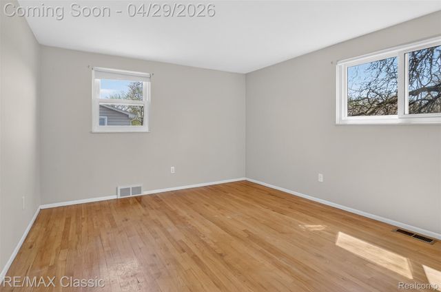36365 6 Mile Road, Livonia, MI 48152