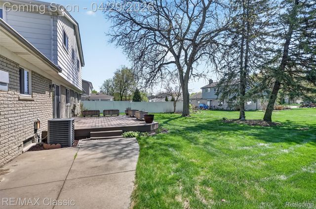 36365 6 Mile Road, Livonia, MI 48152