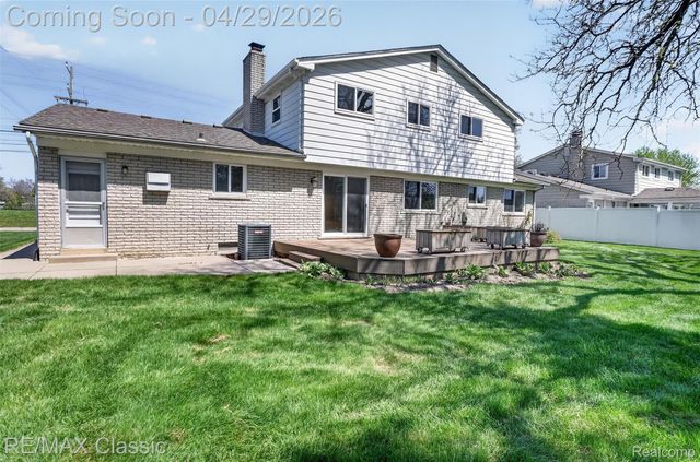 36365 6 Mile Road, Livonia, MI 48152