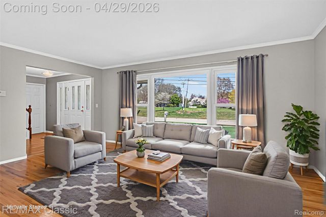 36365 6 Mile Road, Livonia, MI 48152