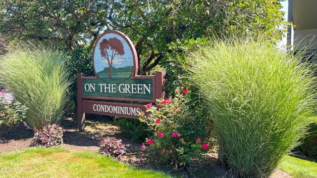 9925 SW Trapper Terrace, Beaverton, OR 97008