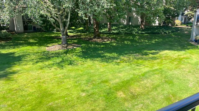 9925 SW Trapper Terrace, Beaverton, OR 97008