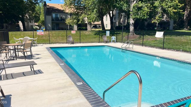 9925 SW Trapper Terrace, Beaverton, OR 97008