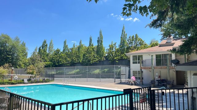 9925 SW Trapper Terrace, Beaverton, OR 97008