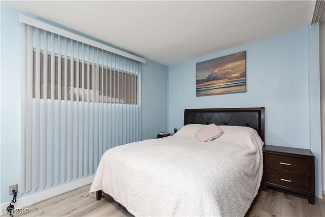 330 Sir Richard East Drive, Las Vegas, NV 89110