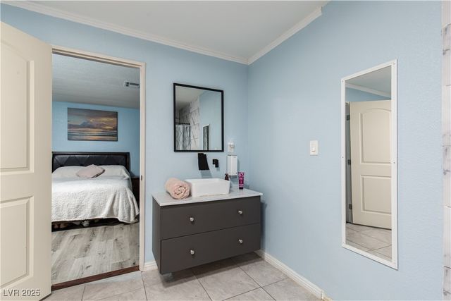 330 Sir Richard East Drive, Las Vegas, NV 89110