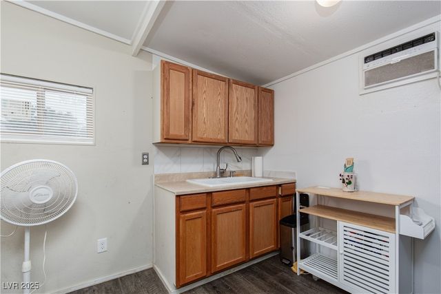 330 Sir Richard East Drive, Las Vegas, NV 89110