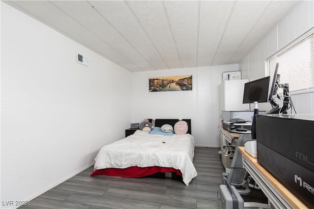 330 Sir Richard East Drive, Las Vegas, NV 89110