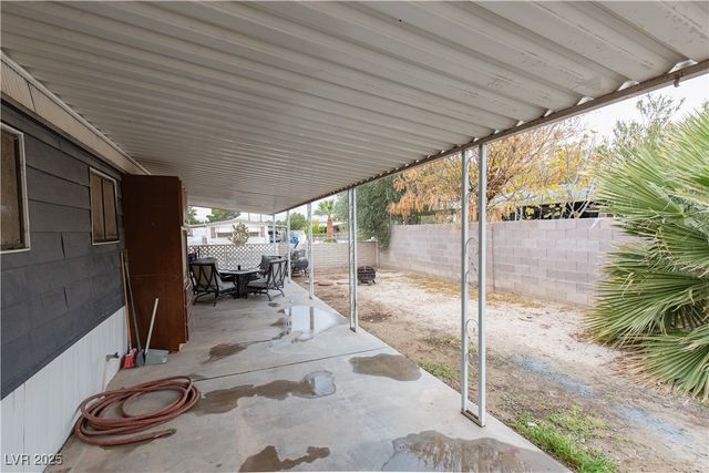 330 Sir Richard East Drive, Las Vegas, NV 89110