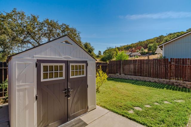 3109 Dunn Rd, Valley Springs, CA 95252