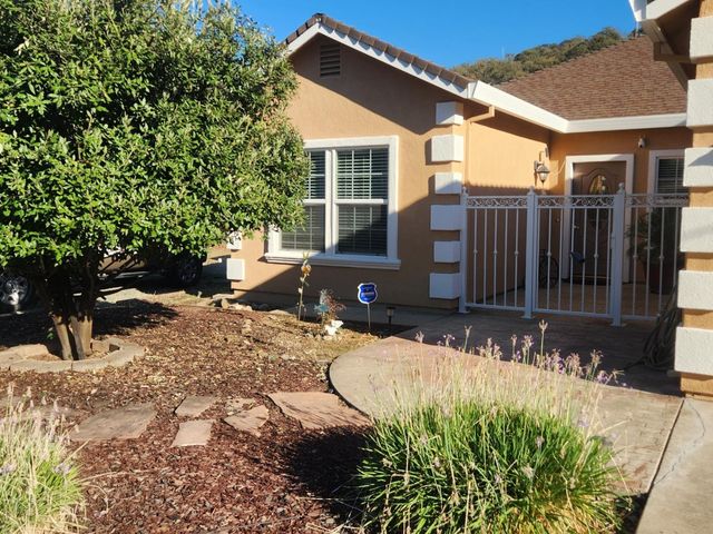 3109 Dunn Rd, Valley Springs, CA 95252