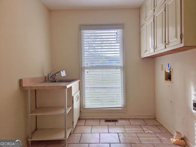 1055 Mobley Bridge Road, Hogansville, GA 30230
