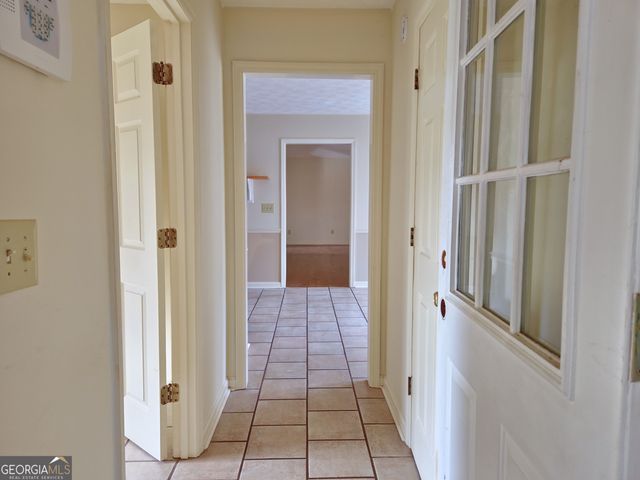 1055 Mobley Bridge Road, Hogansville, GA 30230