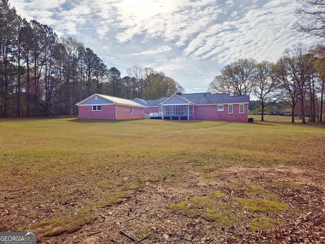 1055 Mobley Bridge Road, Hogansville, GA 30230