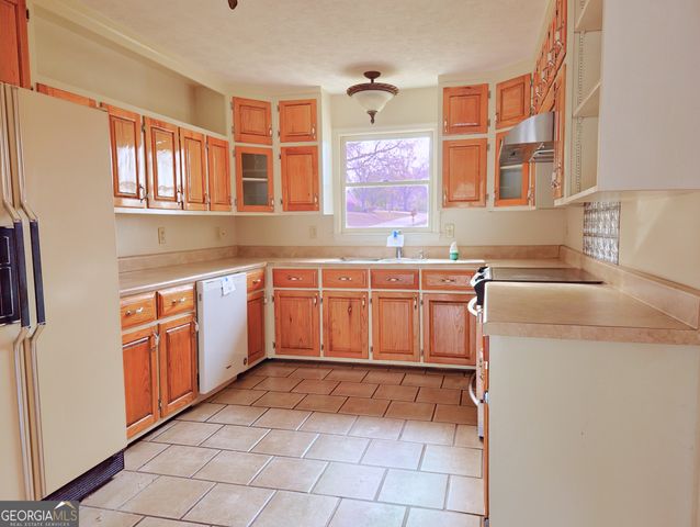 1055 Mobley Bridge Road, Hogansville, GA 30230