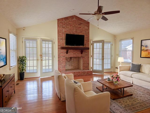 1055 Mobley Bridge Road, Hogansville, GA 30230