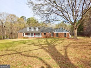 1055 Mobley Bridge Road, Hogansville, GA 30230